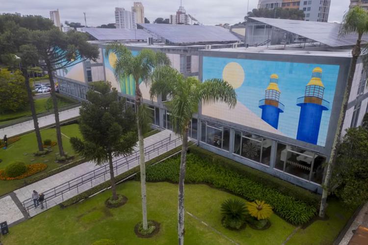 Prefeitura de Curitiba PSS com 243 vagas e salários de até R$ 14 mil; veja como se inscrever