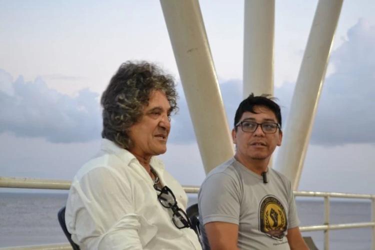 Bené Moreira e Ruan Linconl, do Movimento de Defesa do Consumidor do Amapá: reclamações contra o valor cada vez mais alto da conta de luz (Foto: Ricardo Beda)