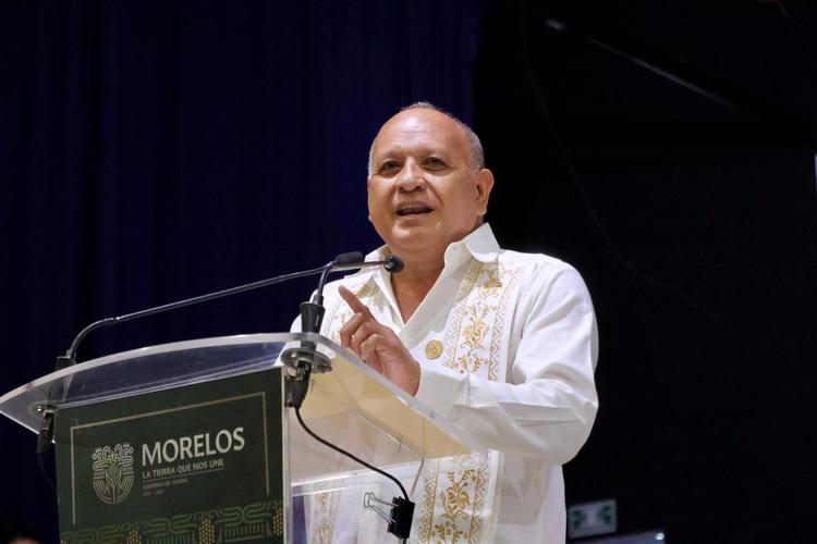 Maestros de Morelos esperan 'regalo' salarial de AMLO este 15 de mayo