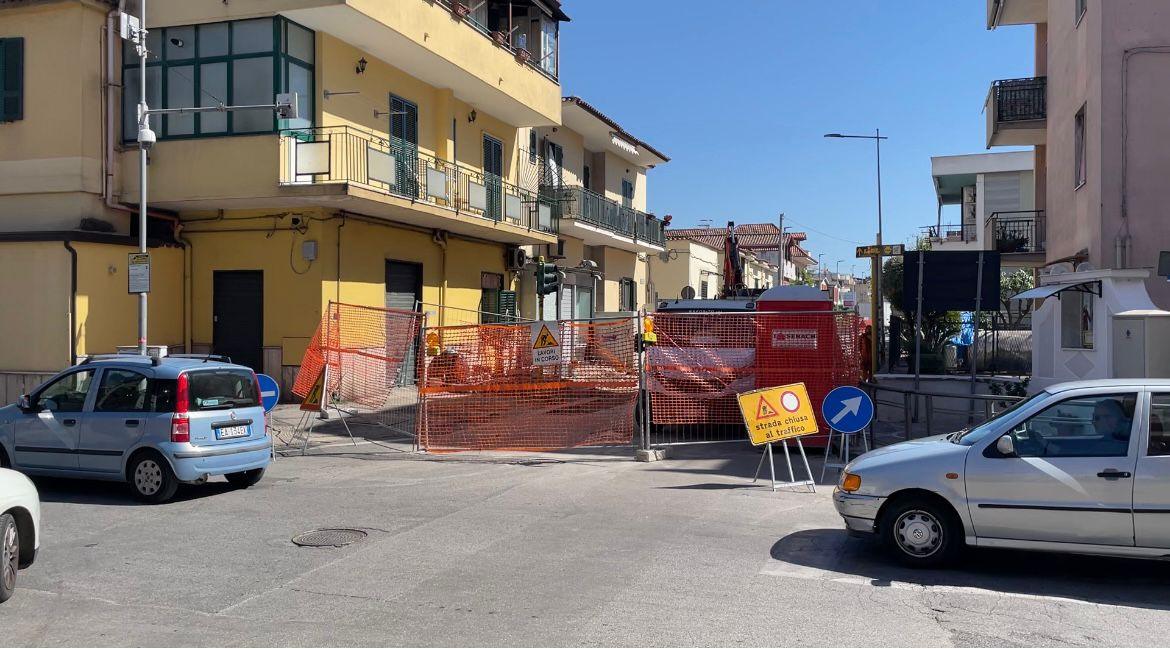 Lavori alla rete idrica, via Giugliano-Mugnano verso la riapertura dopo stop di una settimana