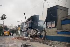 Dois incêndios de grandes proporções atingem galpões comerciais em São Paulo