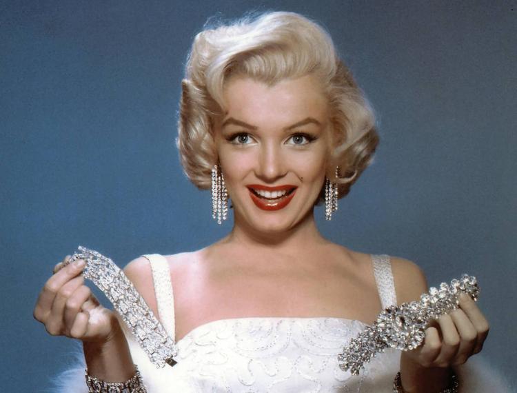 "Suicidio o omicidio? No, errore medico". Un libro ribalta le tesi su Marylin Monroe