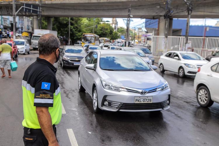 Eventos religiosos e festejos juninos alteram trânsito em Salvador; confira mudanças
