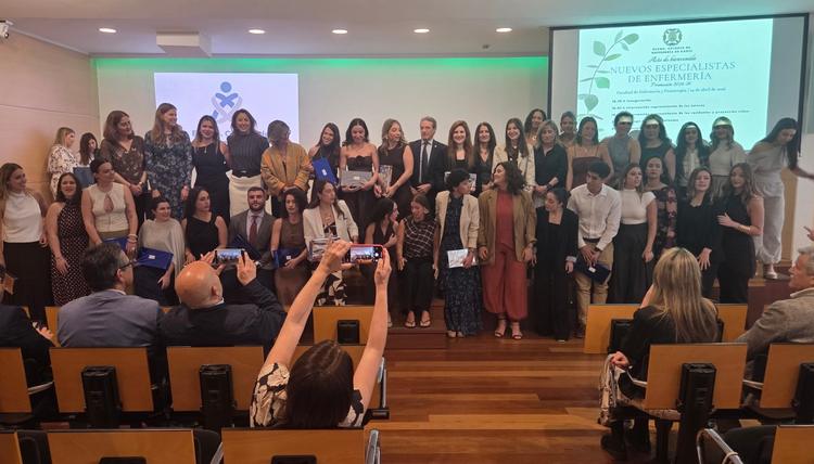 Video.- Cádiz da la bienvenida a una nueva promoción de enfermeras y enfermeros especialistas