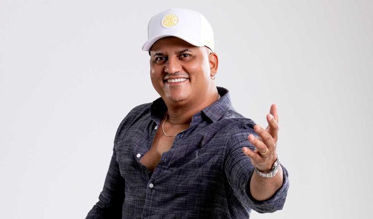 Ceian Muniz leva romantismo e sucessos para o interior da Bahia em nova sequência de shows