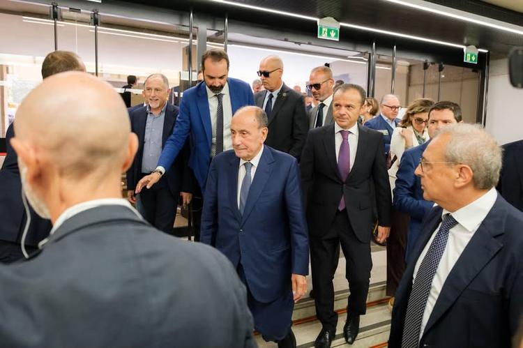I saluti istituzionali hanno aperto il confronto del convegno “La Sicilia brucia e la politica deve agire! Un nuovo mode...