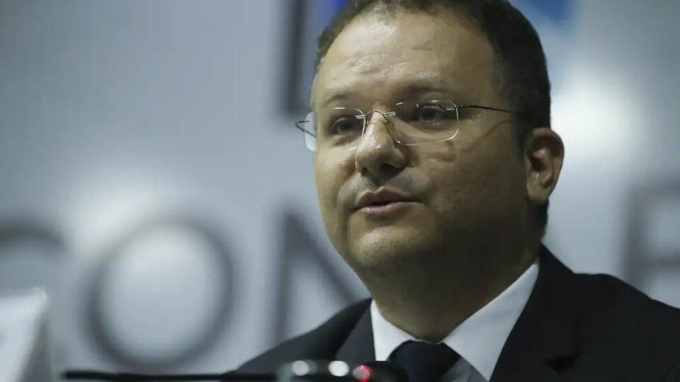 “Romantismo pedagógico não é exclusividade da esquerda”, afirma ex-secretário de alfabetização de Bolsonaro