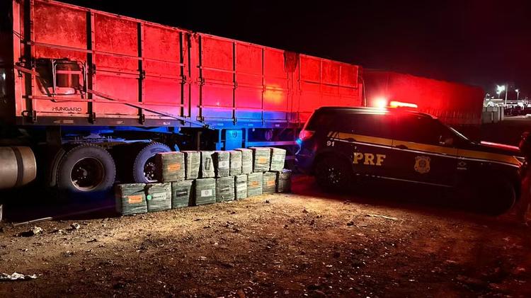 Motorista é preso com mais de 500 kg de drogas escondidos em caminhão carregado de milho no Pará