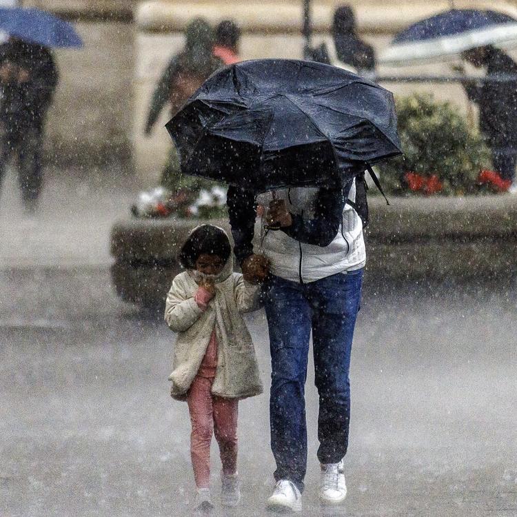 L'Italia si 'rinfresca' e arriva il maltempo, allerta gialla in 5 regioni. Ma Bari e Paler...