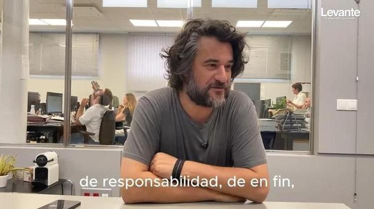Manuel Jabois presenta 'La víspera': "Me imaginé cómo sería el protagonista de 'American Psycho' en una cocina gallega"