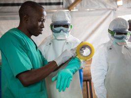 Ebola in RD Congo: oltre mille morti e complottismi che accelerano il contagio