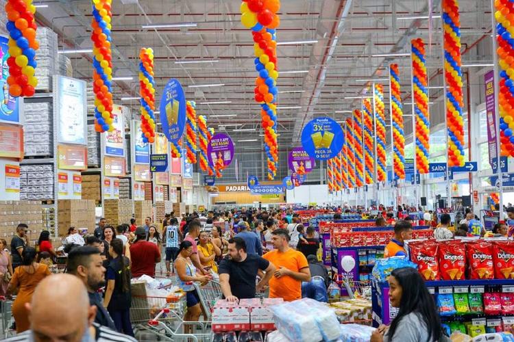 Rede de atacarejo abre mais de 80 vagas de emprego no Ceará