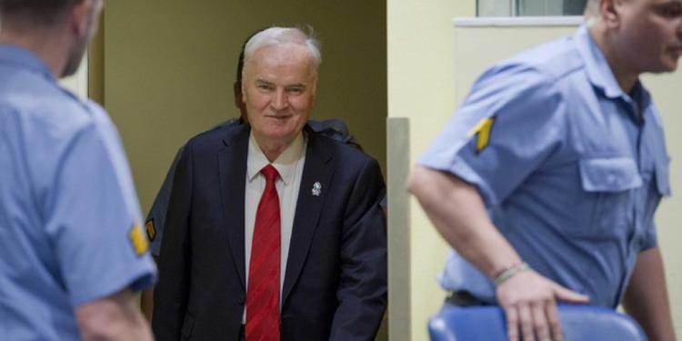 È morto Ratko Mladić, il "boia di Srebrenica": l'ex generale aveva 85 anni