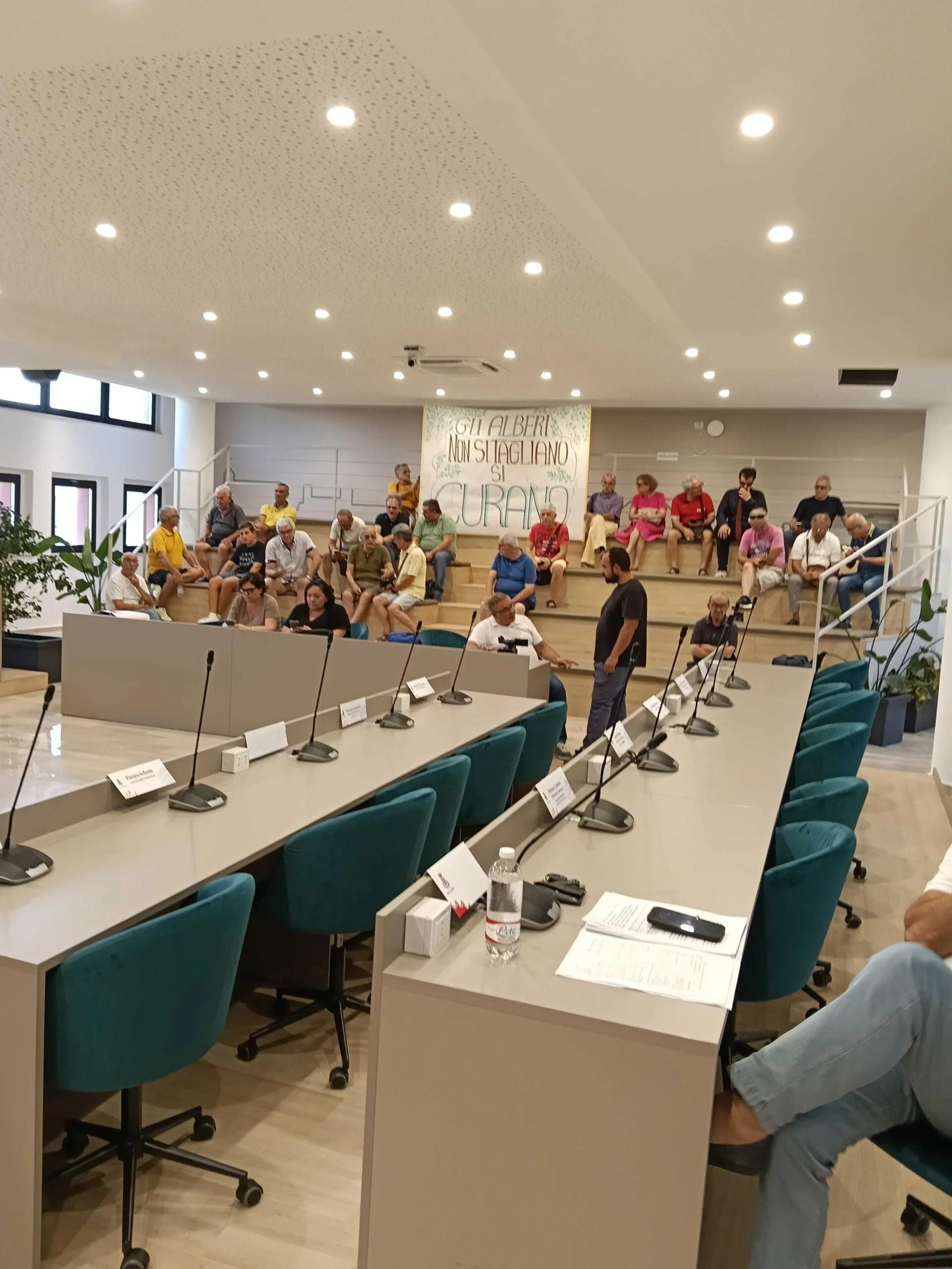 Eboli: consiglio comunale deserto, per Mario Conte è l’ultima chiamata