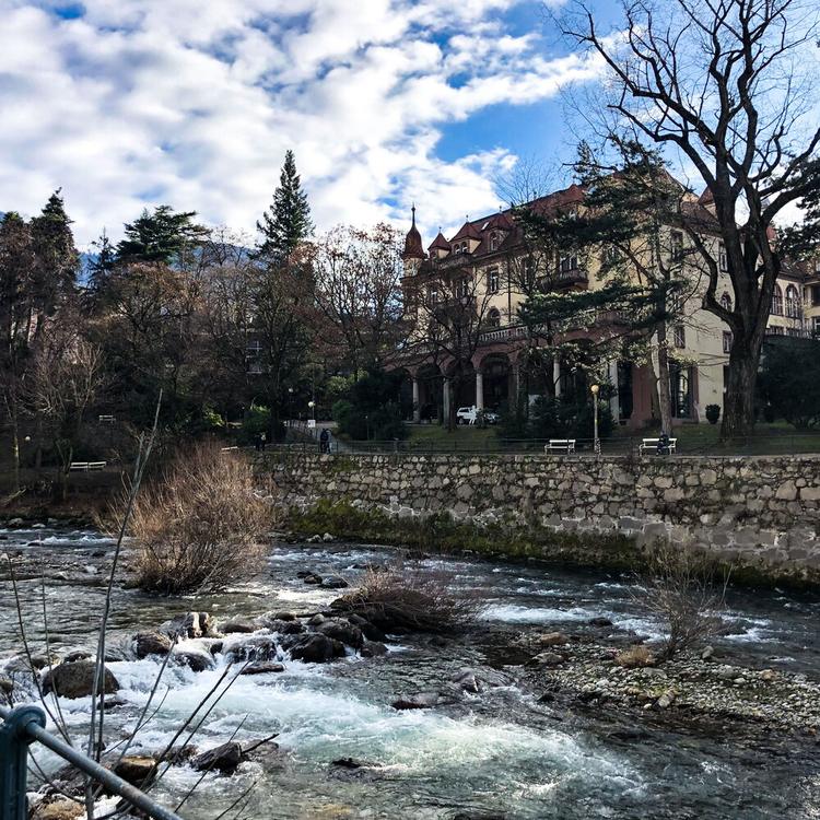 Paura a Merano, tre bambini intrappolati nel fiume Passirio sono stati tratti in salvo da ...