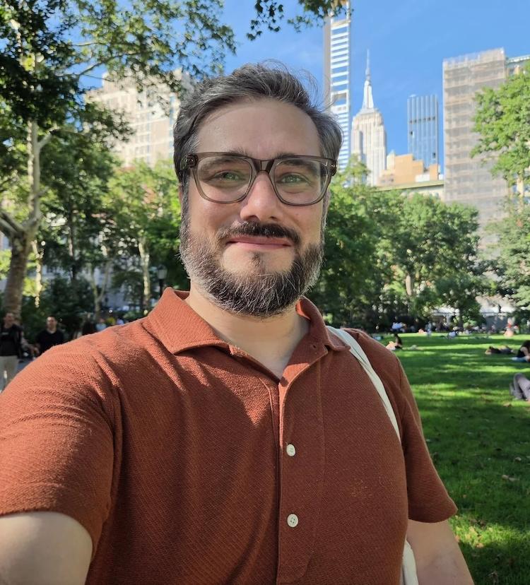 a selfie taken with galaxy z flip 8 in madison square park