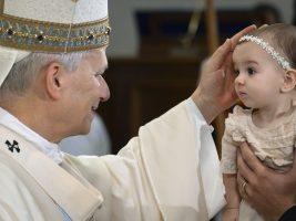 Leone XIV celebra l’Assunzione a Castel Gandolfo: “È l’amore l’ornamento più bello dell’uomo”