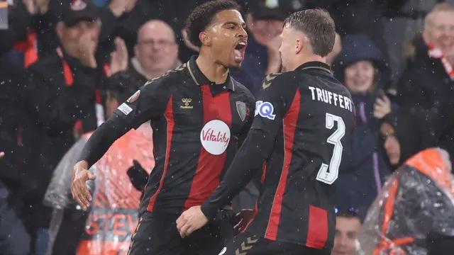 Premier League: Bournemouth goleia o Milan por 3 a 0