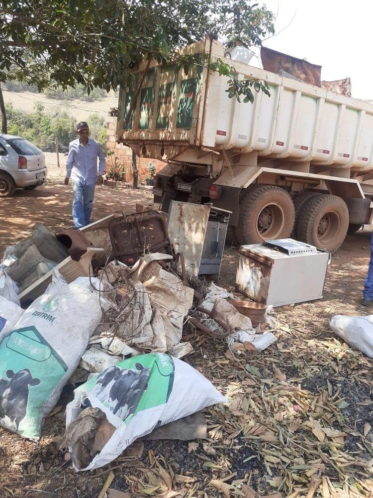 Departamento de Meio Ambiente realiza Ação Campo Limpo no Assentamento Francisca Veras
