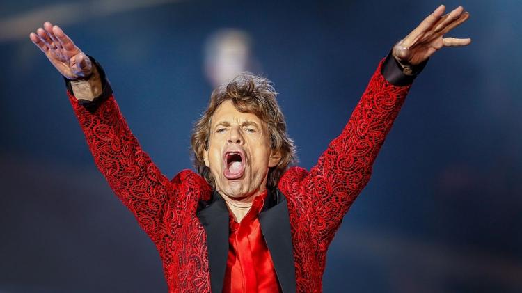 Mick Jagger diz que ‘mal pode esperar’ para fazer uma turnê com os Rolling Stones novamente