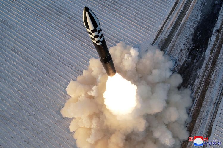 Irmã de Kim Jong-un diz que só 'idiotas' acreditam que Coreia do Norte abrirá mão de armas nucleares