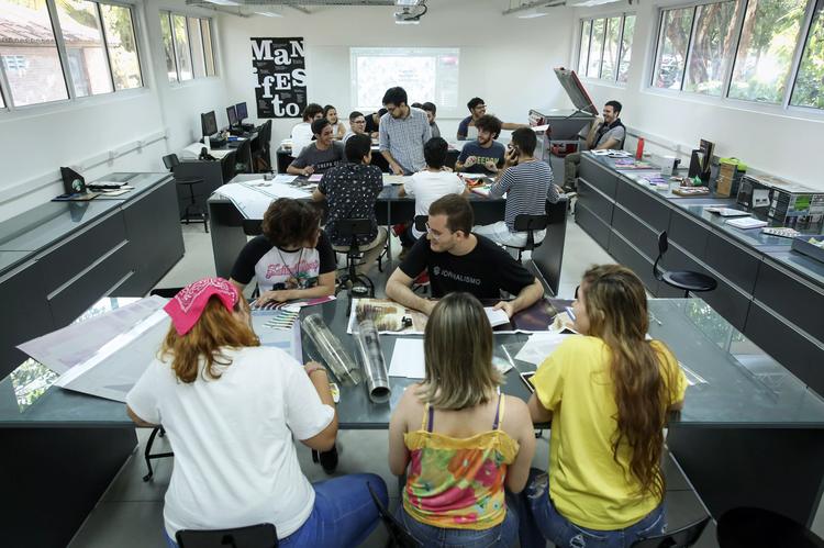 Academia LED lança categoria para universitários no Prêmio Profissionais do Ano; saiba como participar