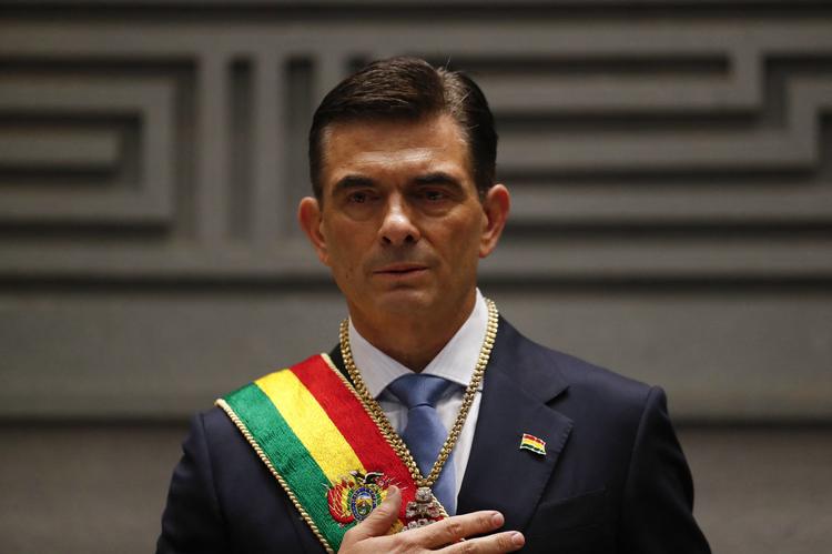Presidente da Bolívia decreta estado de emergência após 50 dias de protestos