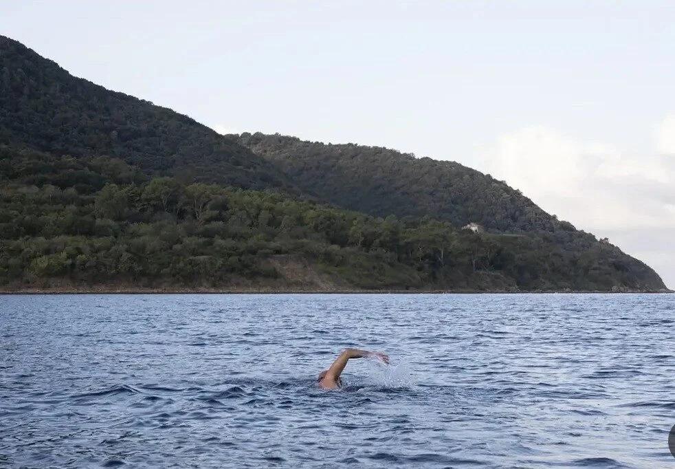 Da Agropoli a Santa Maria a nuoto: la straordinaria impresa di Ernesto Giacomini