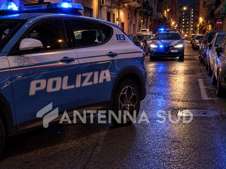 Taranto, accoltellamento nella notte, giovane ferito: indaga la Polizia