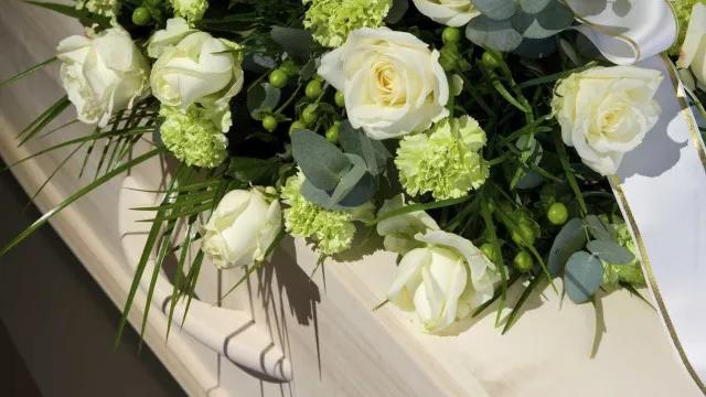 Polícia de SP investiga venda de dados de mortos a funerárias
