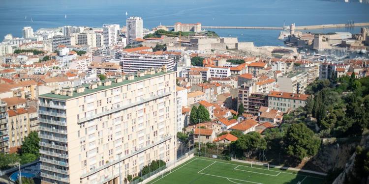 Spari a scuola vicino a Marsiglia: feriti preside e prof, fermato 14enne