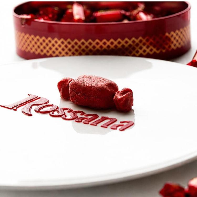 La caramella Rossana festeggia cent'anni con un dolce speciale