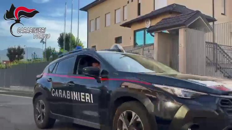 GIAVENO – Tentano di truffare un 81enne, ma lui chiama il 112