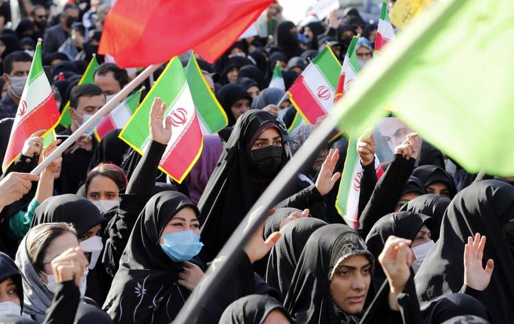 Fra le donne iraniane a cui è proibito anche sognare la Luna