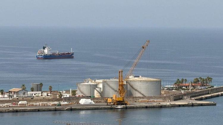 Calabria: pieno, cure e spese per la casa hanno compresso i consumi