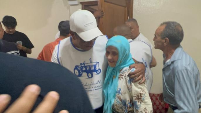 بالصور.. عشرات المتعاطفين والمناضلين يرافقون حنيش في حملته الانتخابية بالعزوزية