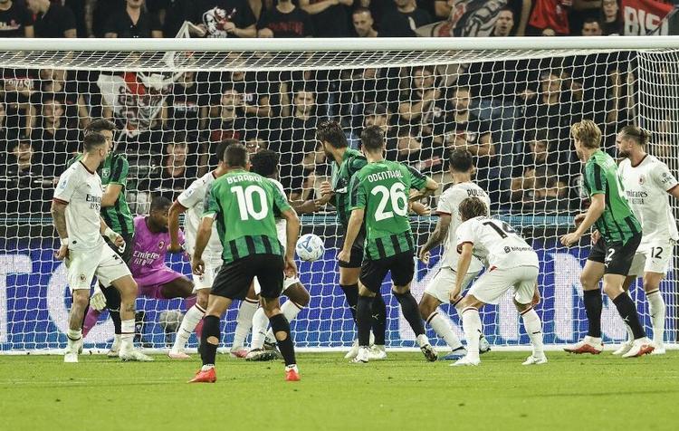 Rabiot porta avanti il Milan, ma il Sassuolo lo riaggancia. Il "Mapei" resta un tabù