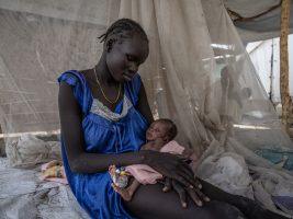 Fame nel mondo, l’allarme del Wfp alla vigilia della visita di Papa Leone XIV: “Uno dei periodi più bui dopo la seconda guerra mondiale”