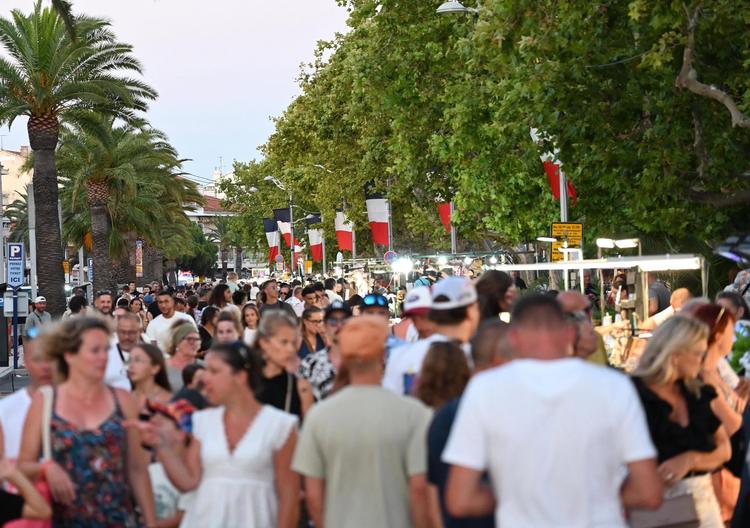 Fréjus voit les nuits d’été en grand