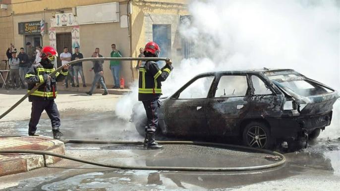 حريق مفاجئ بسيارة قرب فندق ميركور يستنفر السلطات بمدينة الناظور