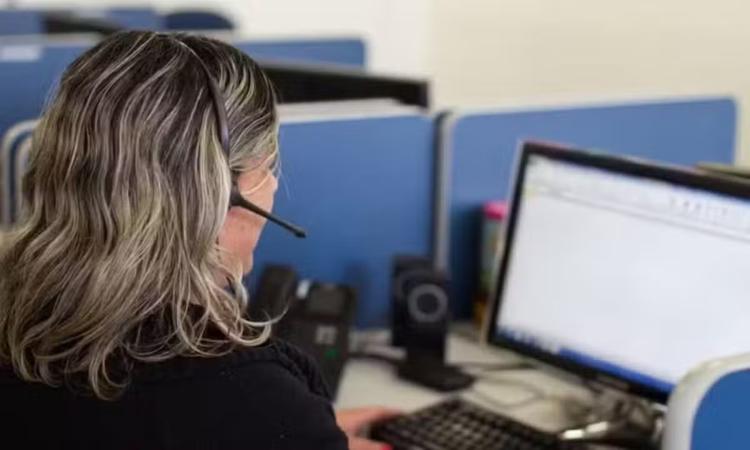 Atendente de telemarketing que postou vídeo em aniversário durante atestado tem justa causa revertida pela Justiça na Bahia