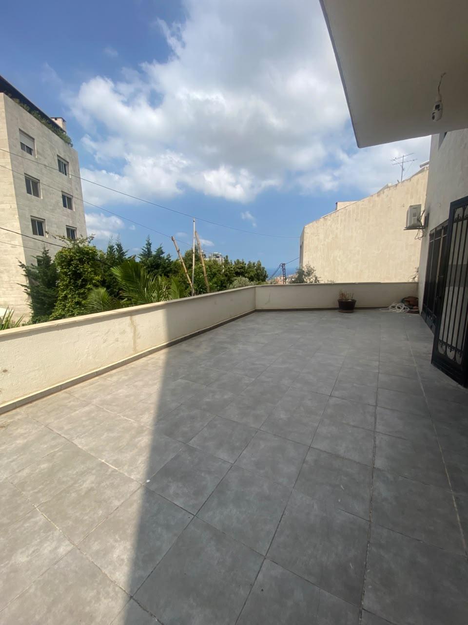 For Sale: Apartment in Mtayleb