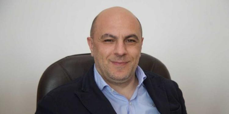 Medici cubani in Calabria, De Cicco: "Solo 1.200 euro su 4.000 finiscono ai professionisti, fare luce su intermediari e contratti"