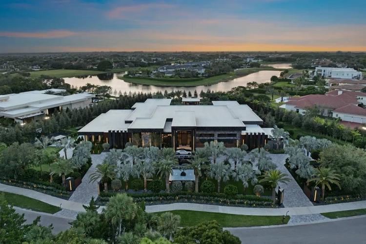 In vendita Villa Skyfall che ha ispirato James Bond: il prezzo è 85 milioni di dollari