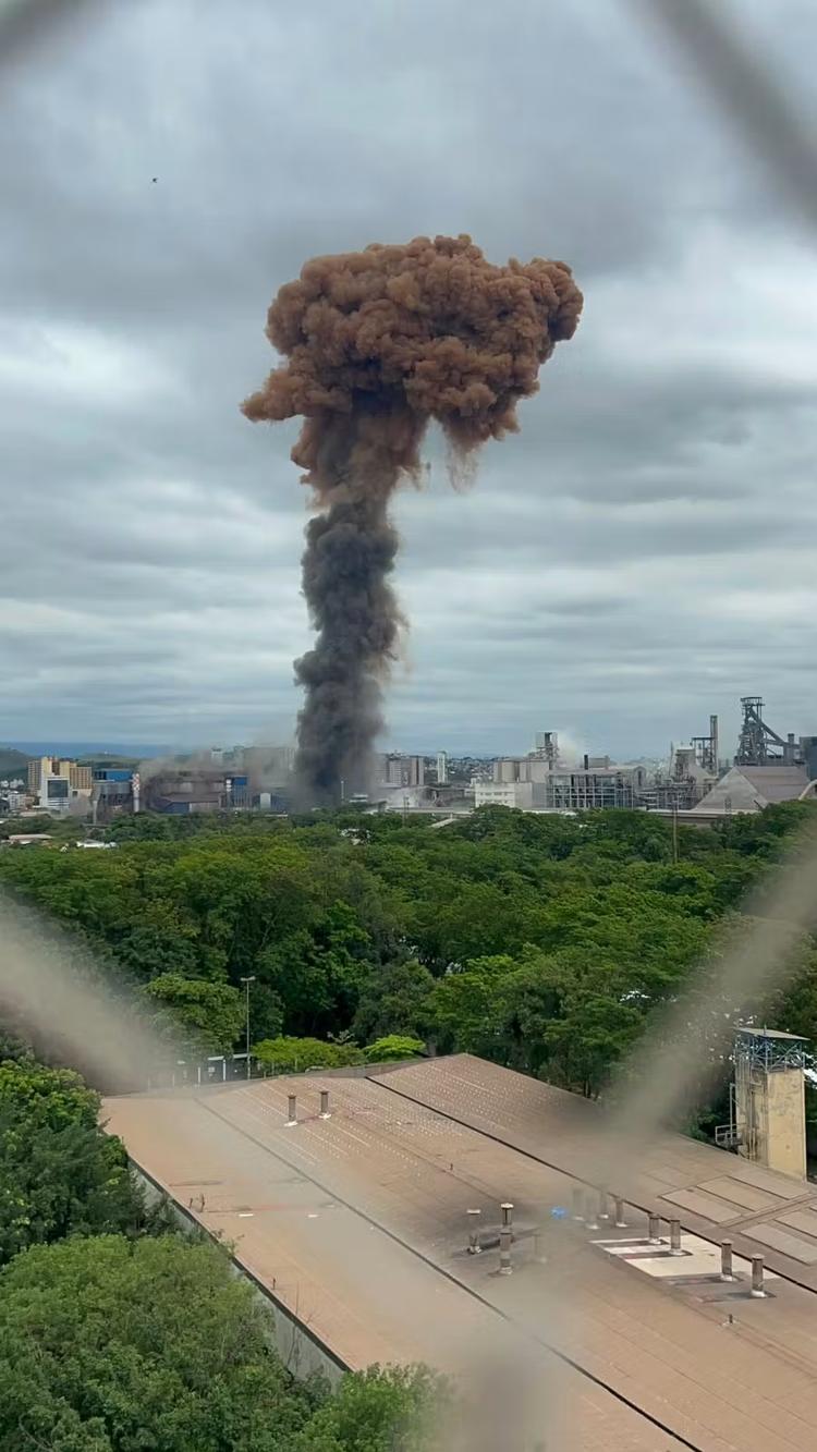 Forte explosão atinge a CSN, em Volta Redonda; VÍDEO