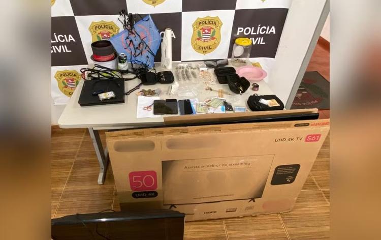 Televisões, celulares e drogas: dupla é presa por tráfico de drogas e objetos são apreendidos no interior de SP