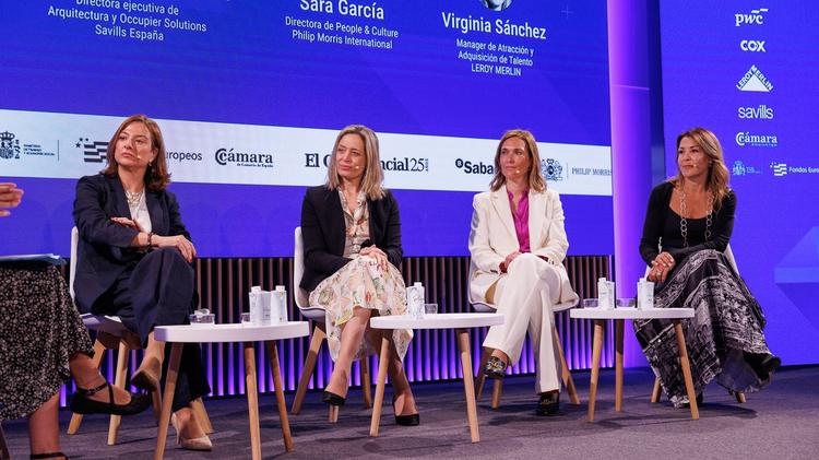 Mesa redonda “La Metamorfosis de People: de la administración al laboratorio de Cultura'. 