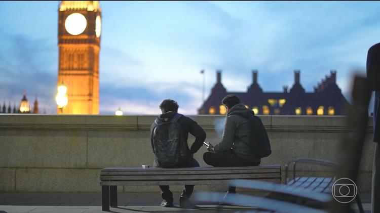 Reino Unido proíbe venda de cigarro para todas as pessoas nascidas a partir de 2009, mesmo quando forem adultas