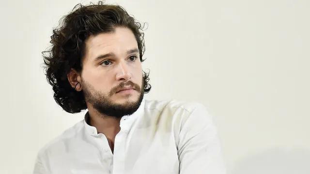 Série 'Harry Potter' troca Nicholas Hoult por Kit Harington após críticas
