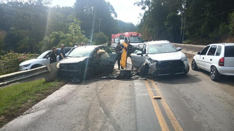 Mulher fica ferida em acidente na VRS-813, em Farroupilha